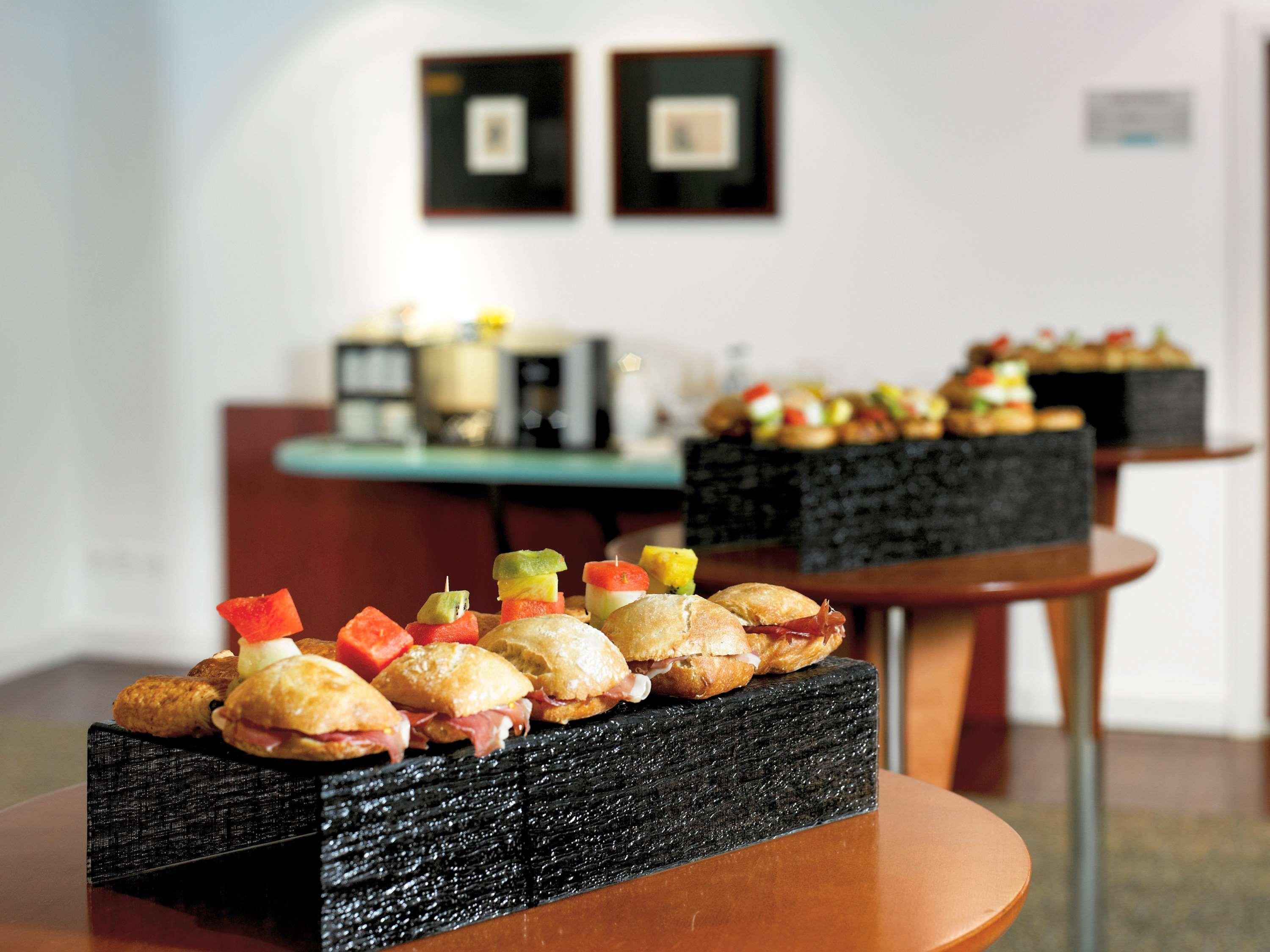 Ibis Styles Barcelona Sant Joan Despi Hotel Exterior photo