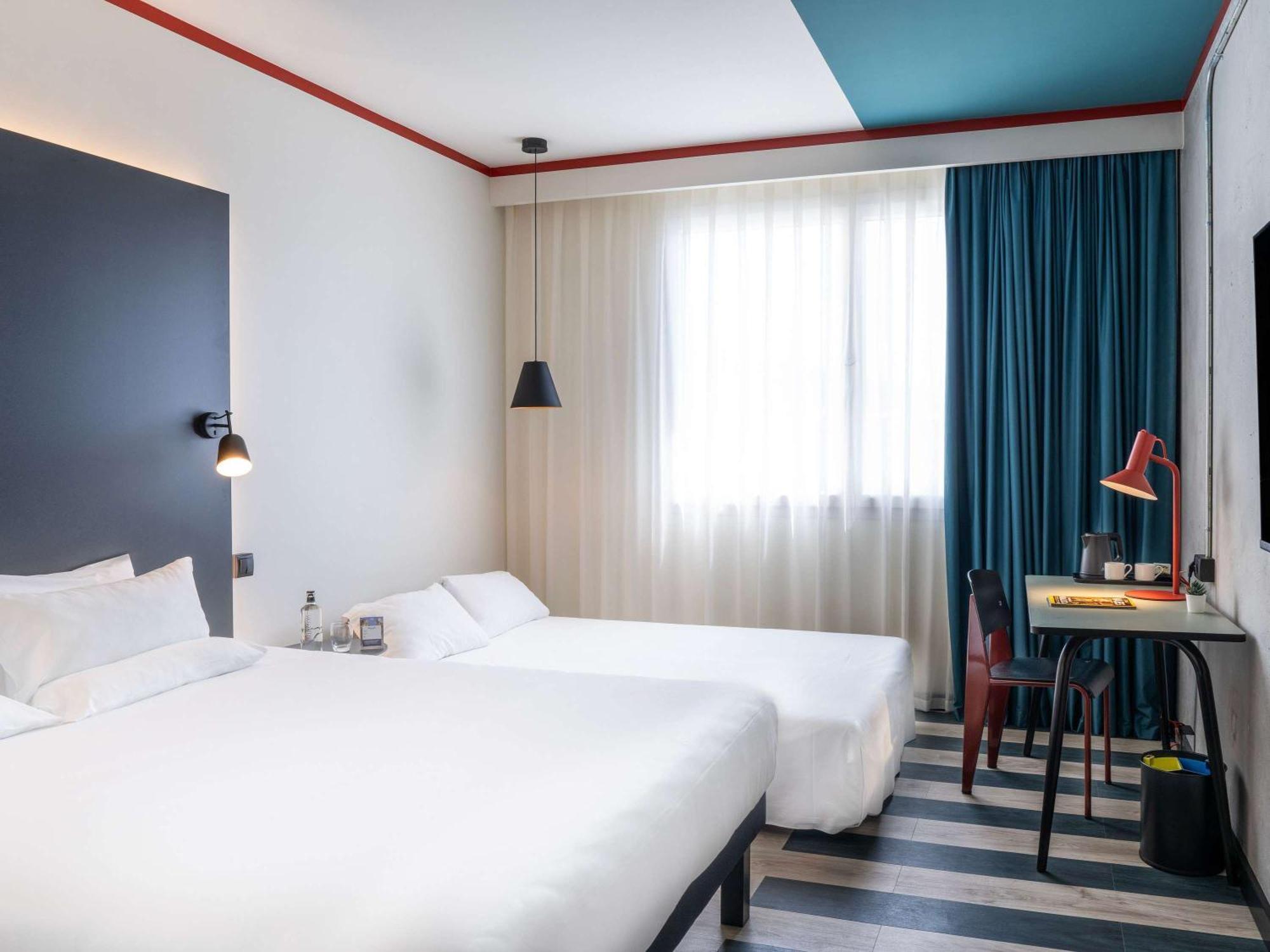 Ibis Styles Barcelona Sant Joan Despi Hotel Exterior photo