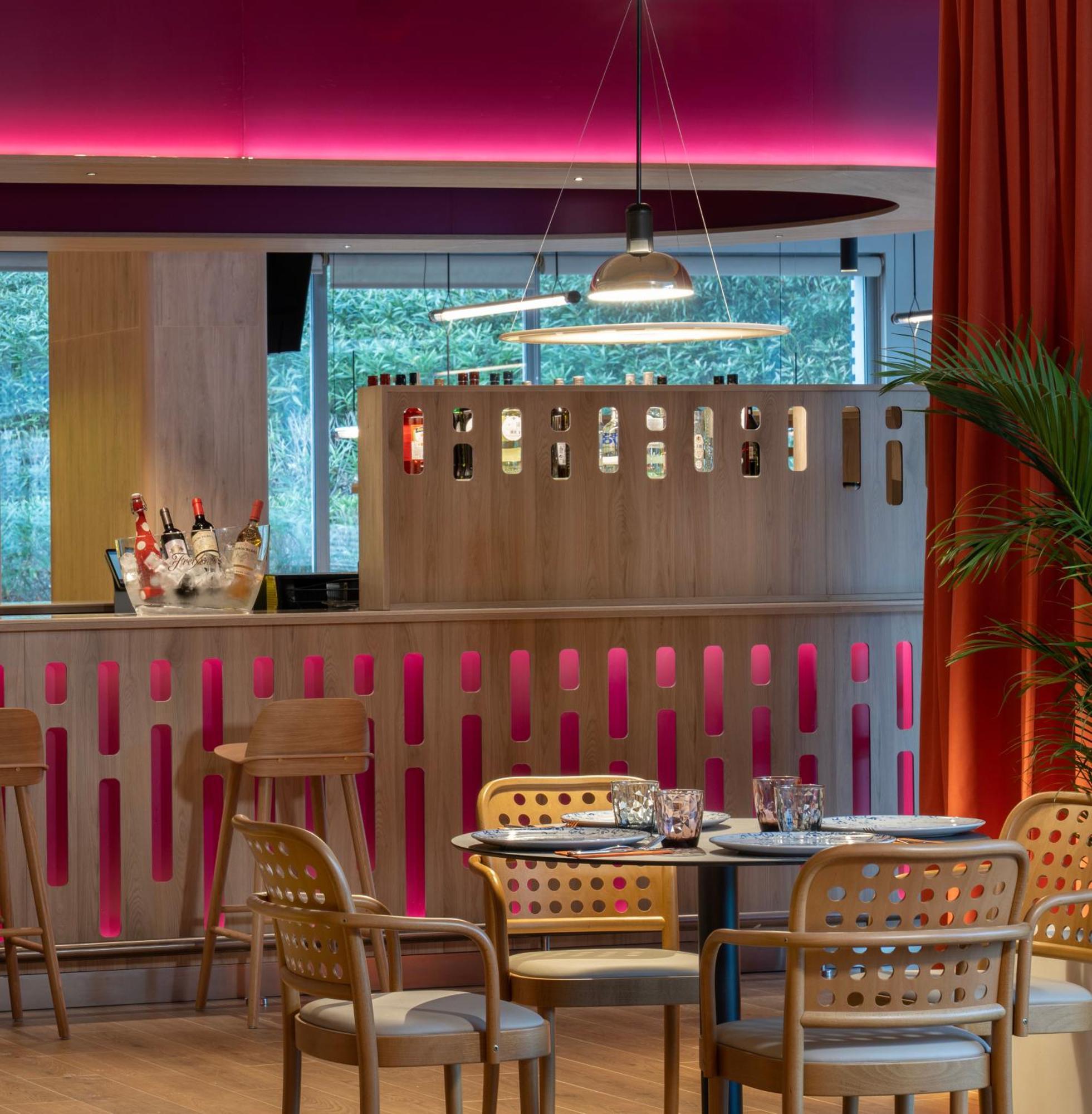 Ibis Styles Barcelona Sant Joan Despi Hotel Exterior photo