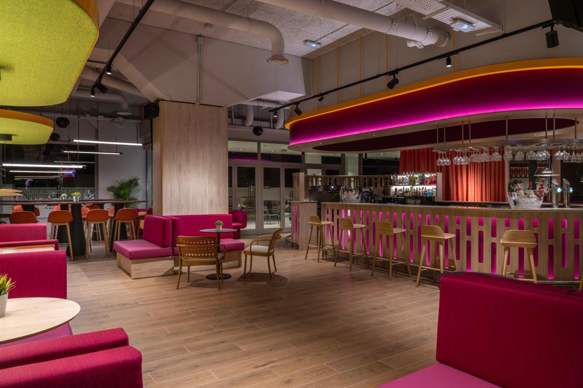 Ibis Styles Barcelona Sant Joan Despi Hotel Exterior photo